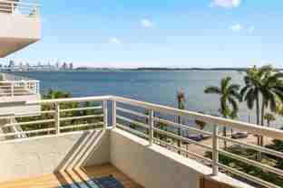 1402 Brickell Bay Dr #603 - Photo 1 of 1