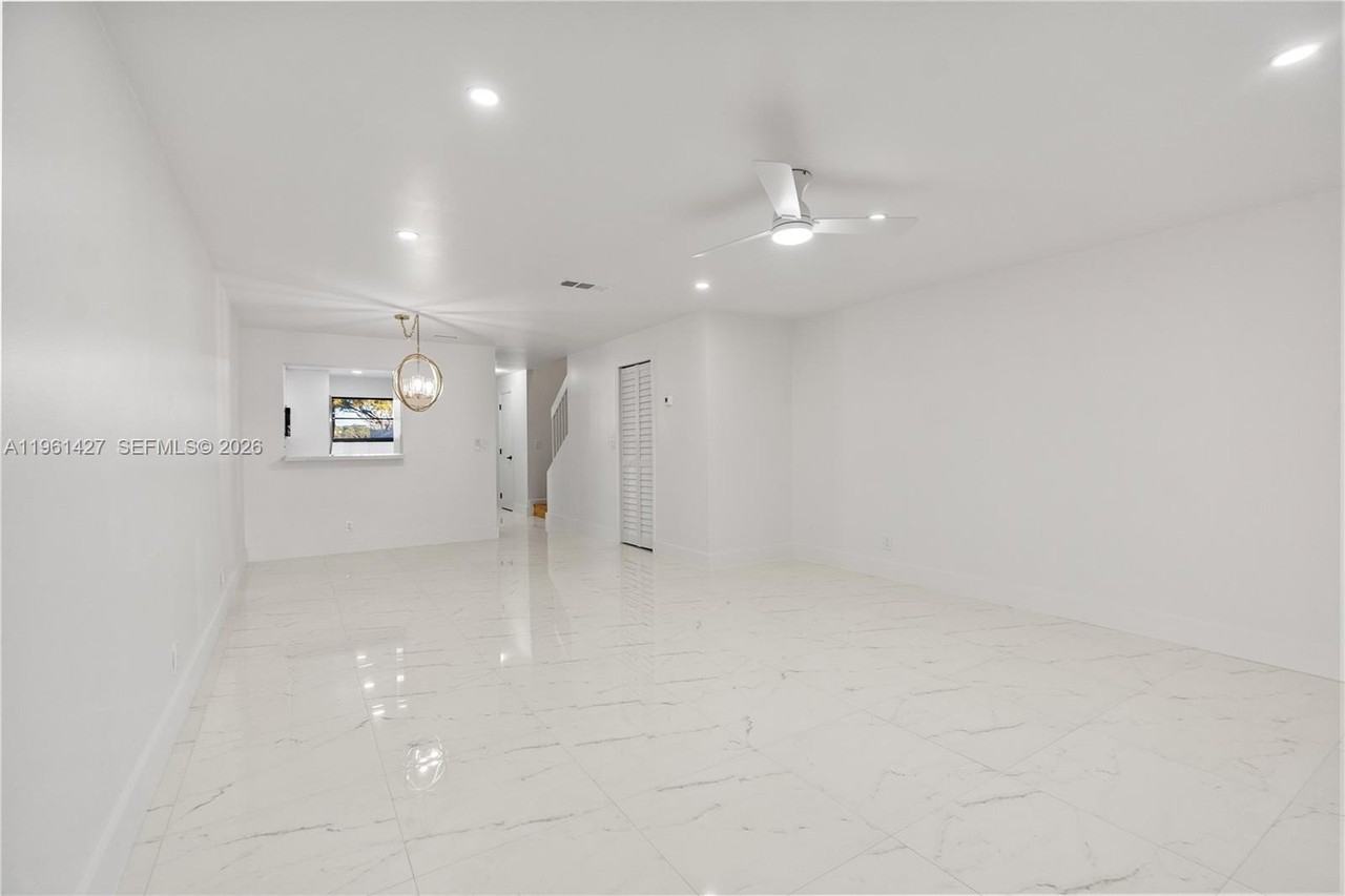 9740 Nw 10th St #82 - Photo 6 of 48