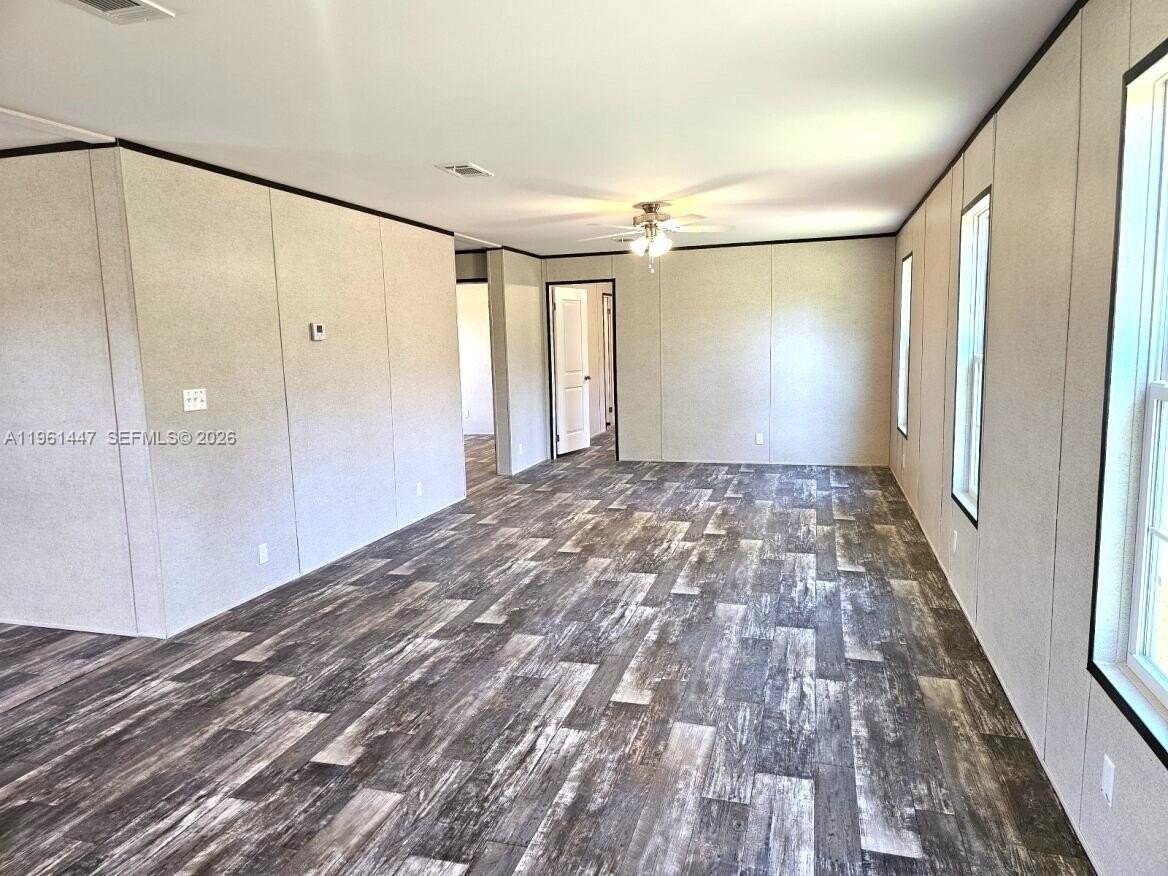 881 Woodland Blvd #0 - Photo 4 of 23