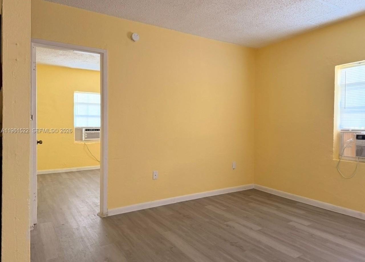 3615 Thomas Ave #3 - Photo 3 of 12