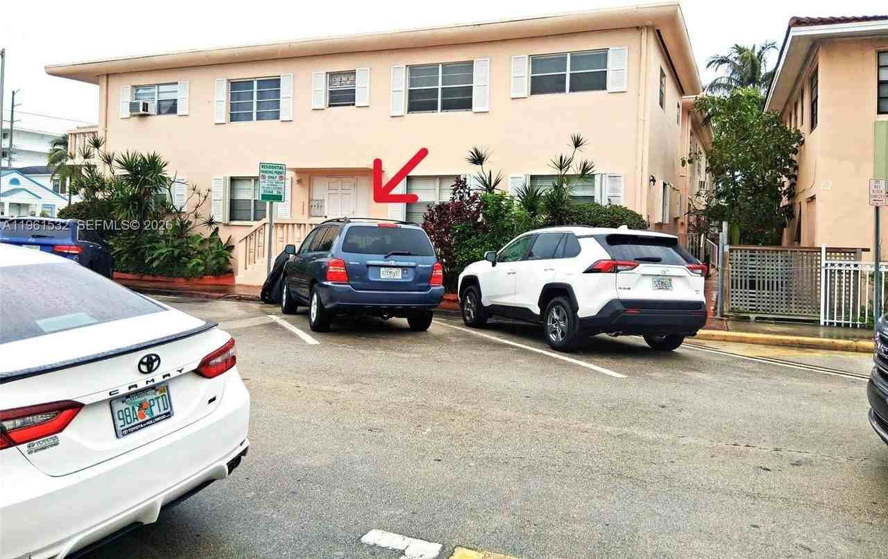 7860 Harding Ave #4B - Photo 3 of 21