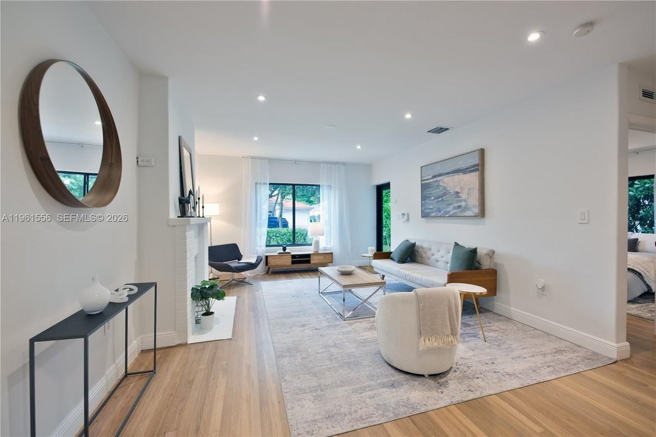 360 Ne 87th St - Photo 5 of 29