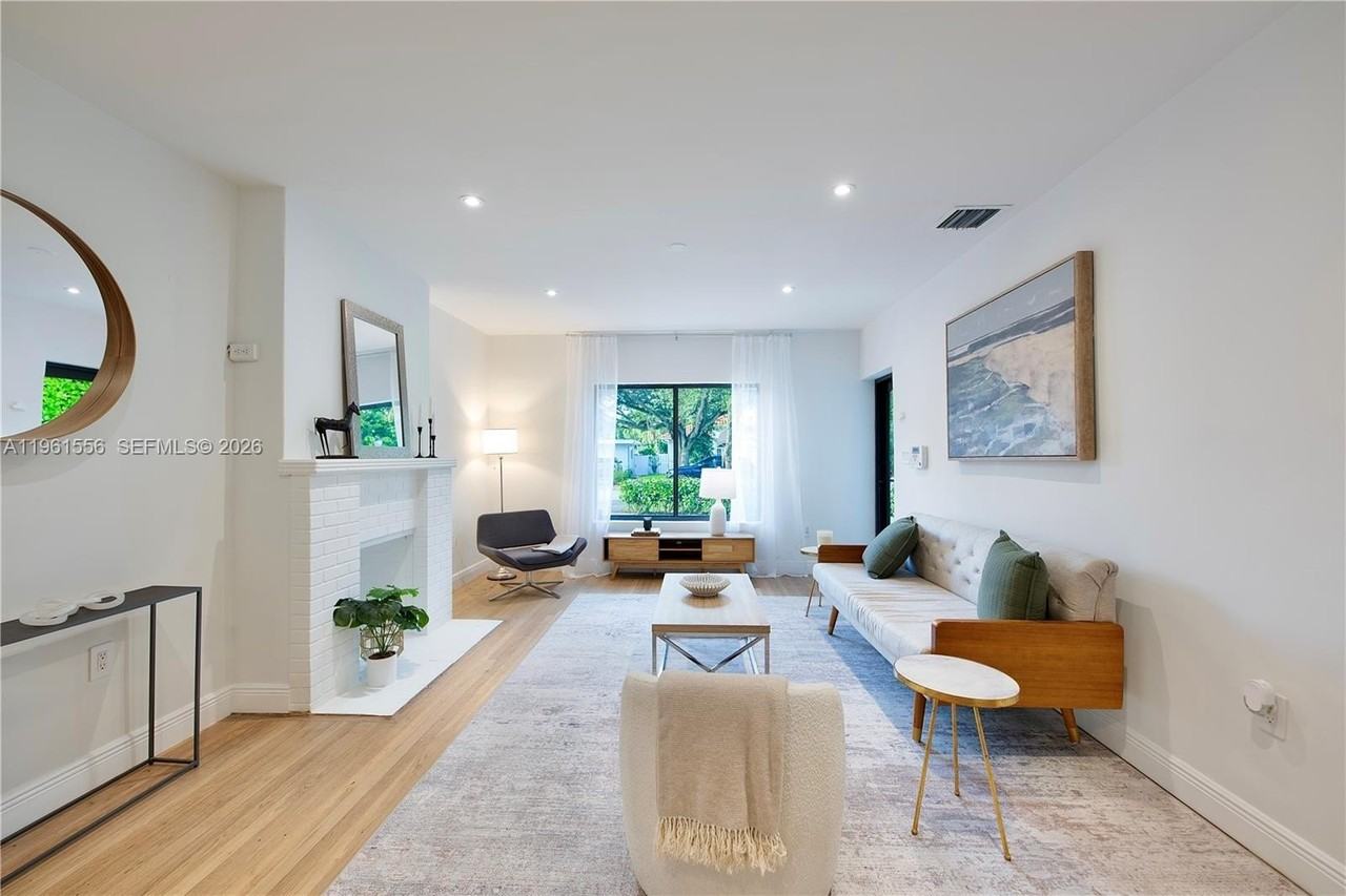 360 Ne 87th St - Photo 6 of 29