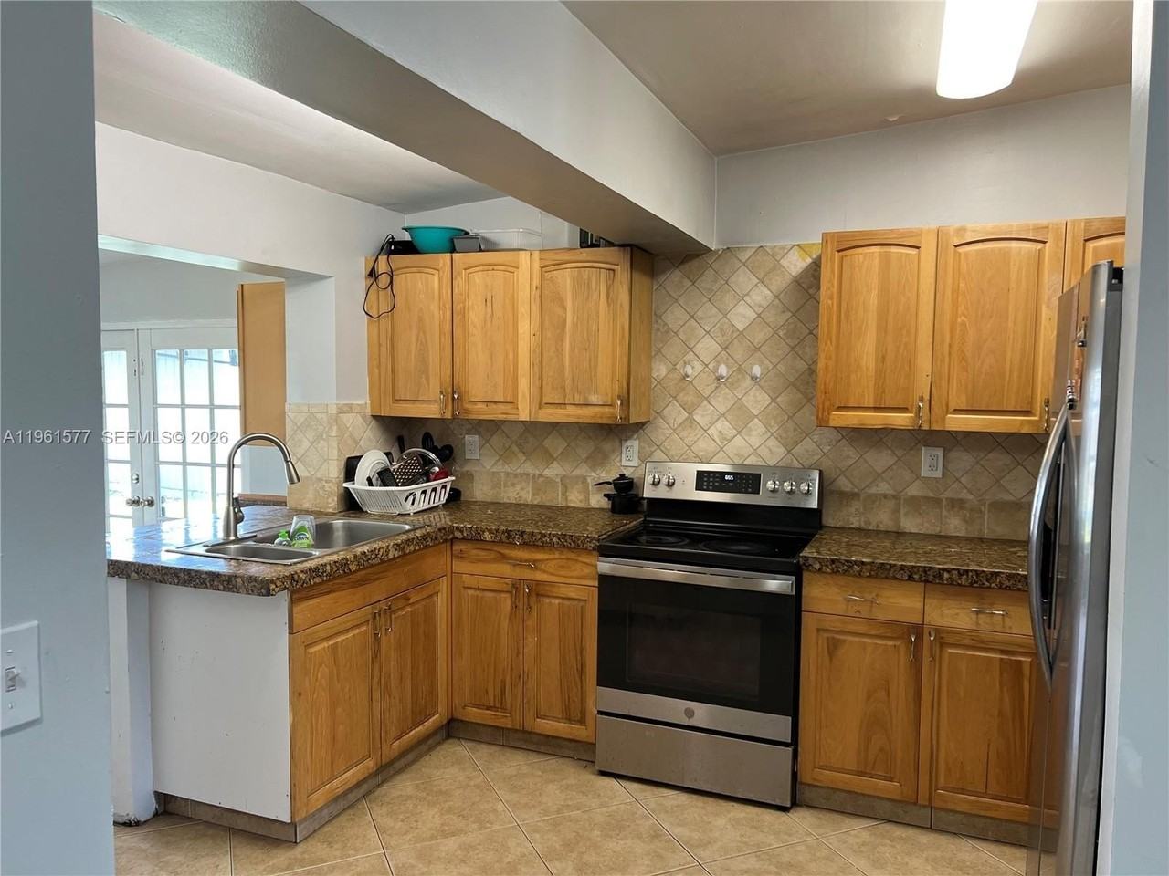 1885 Ne 53rd St - Photo 7 of 26