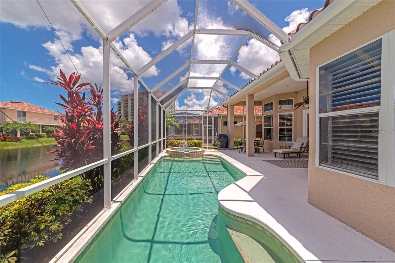 307 9th Ave E - Photo 4 of 50