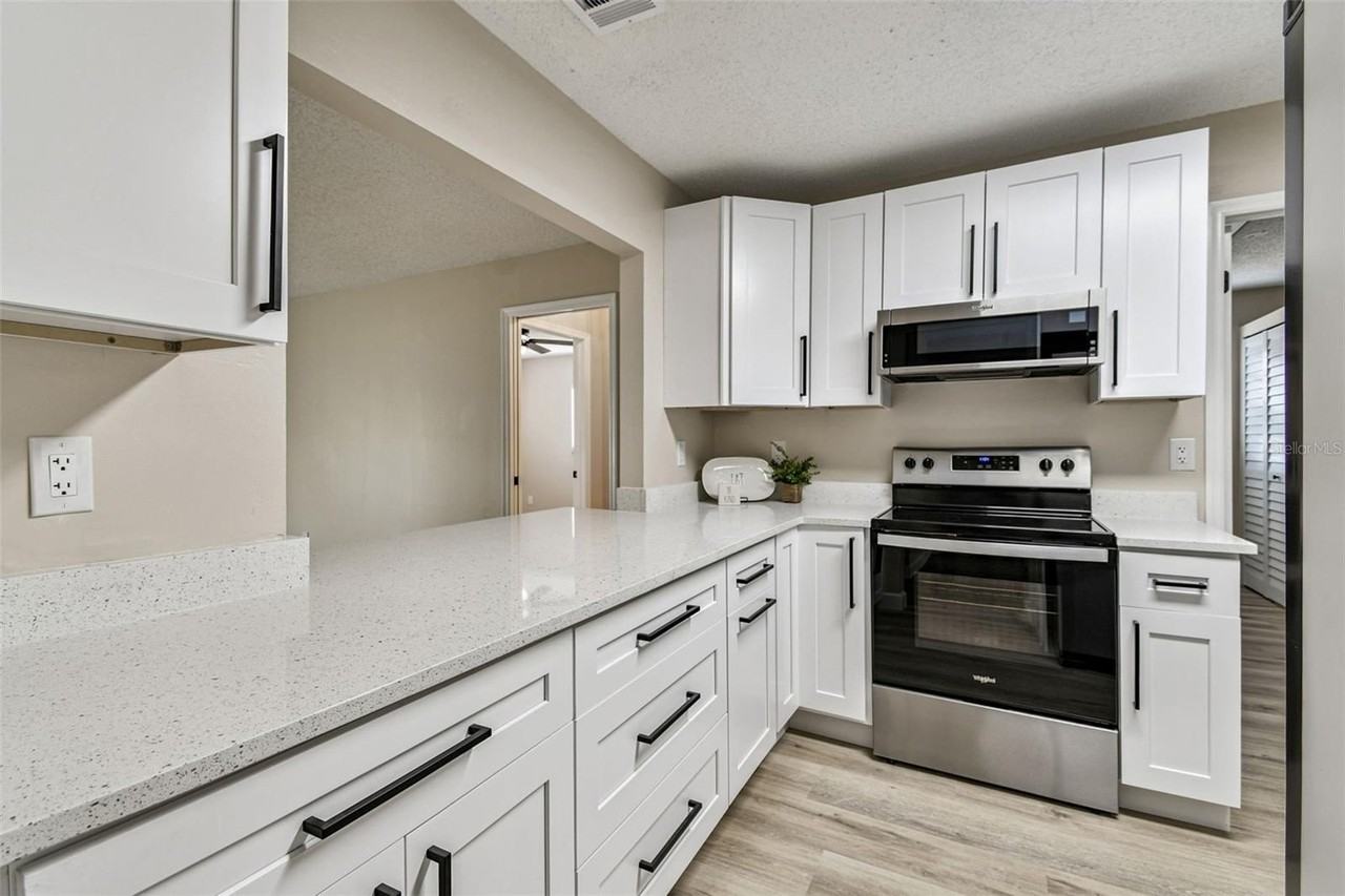 1805 Butterfly Pl - Photo 5 of 29