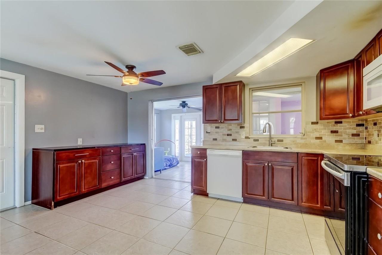 3041 Huntington Rd - Photo 6 of 25