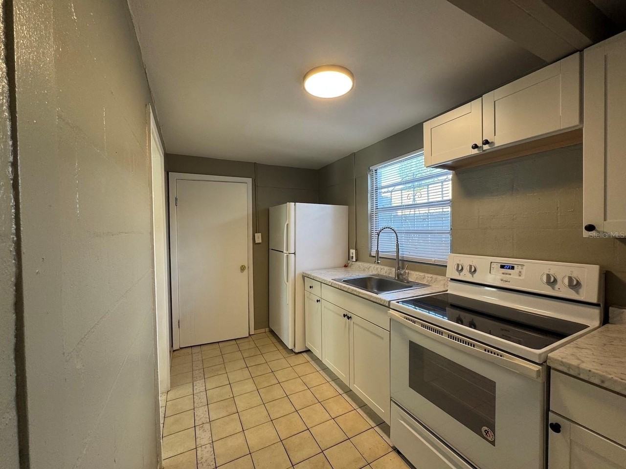 2913 N 10th St #A - Photo 5 of 7