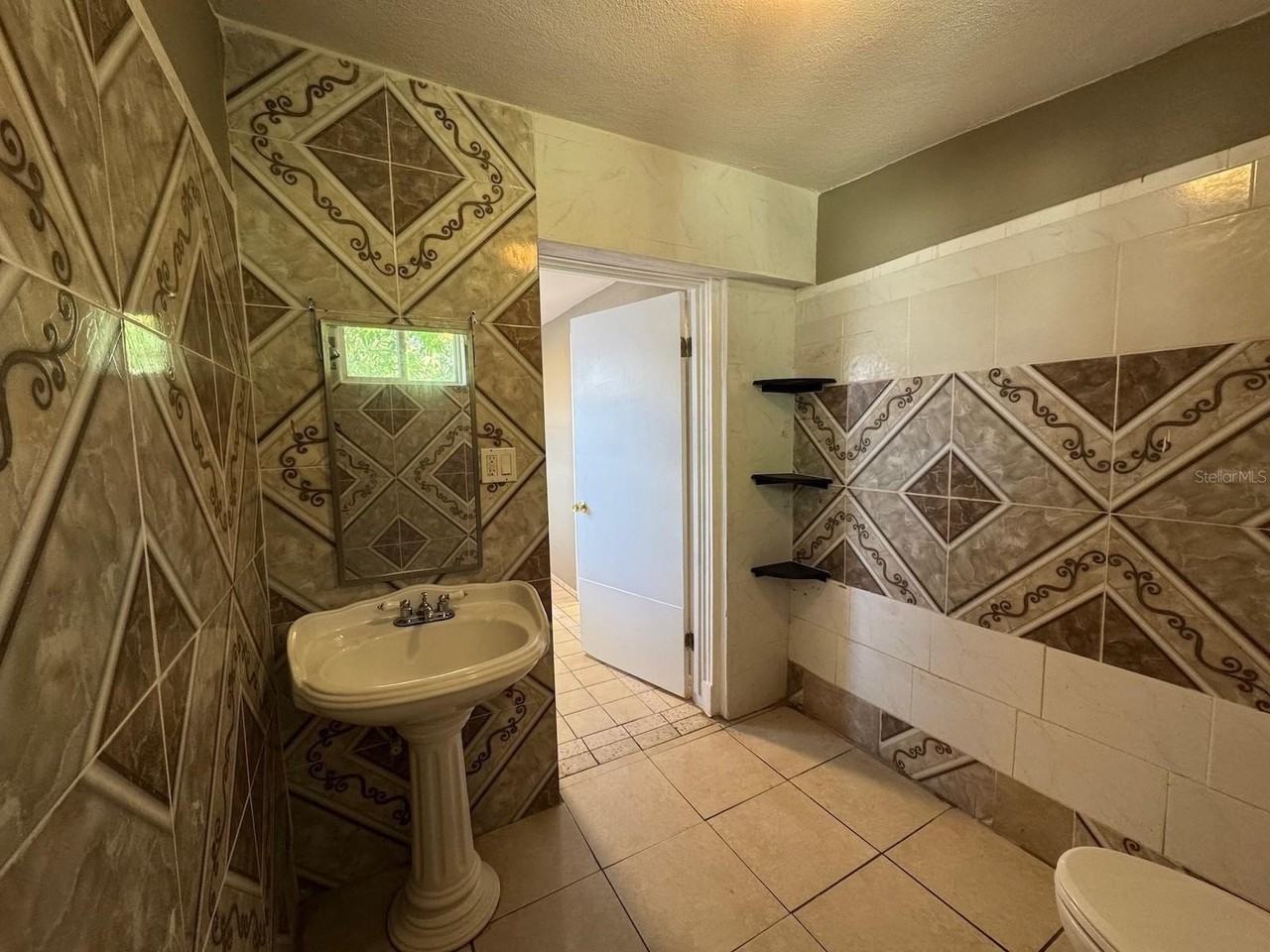 2913 N 10th St #A - Photo 7 of 7