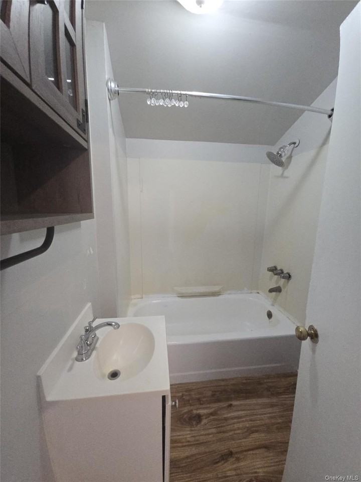 50 Stein Rd Apt 2 #2 - Photo 7 of 12