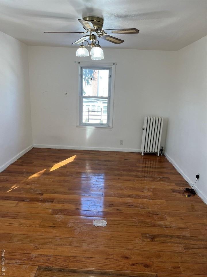 4 Lawrence Ave - Photo 2 of 10