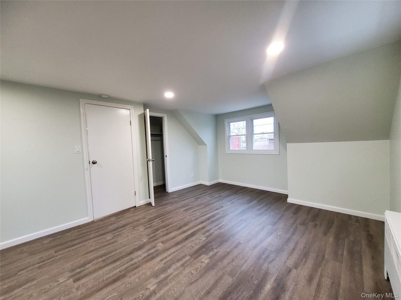 273 S 16th St - Photo 6 of 11