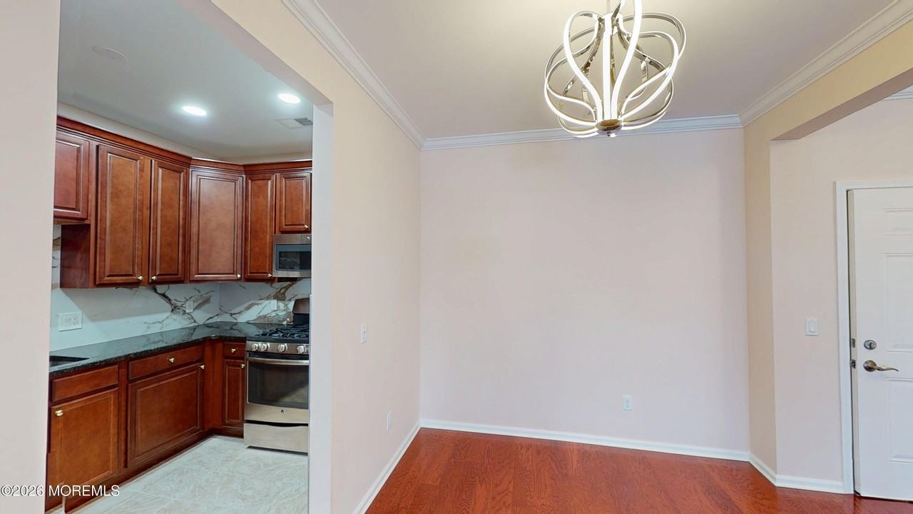 112 Regency Ct - Photo 5 of 50