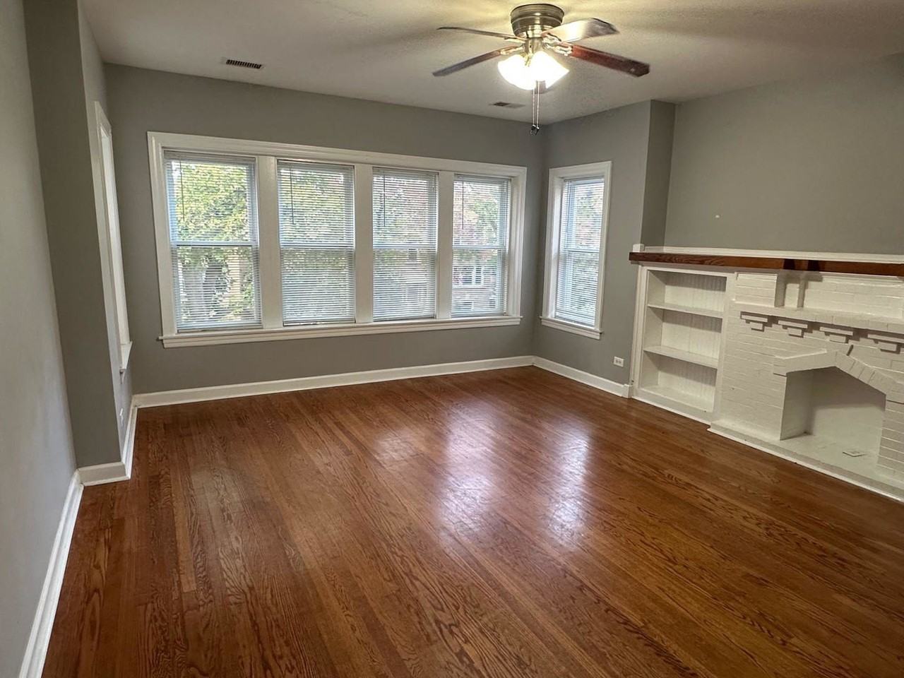 4129 W Barry Ave Apt 2 #2 - Photo 5 of 9