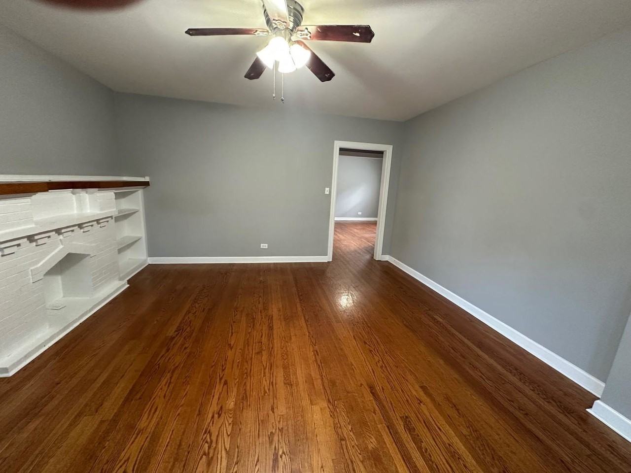 4129 W Barry Ave Apt 2 #2 - Photo 6 of 9