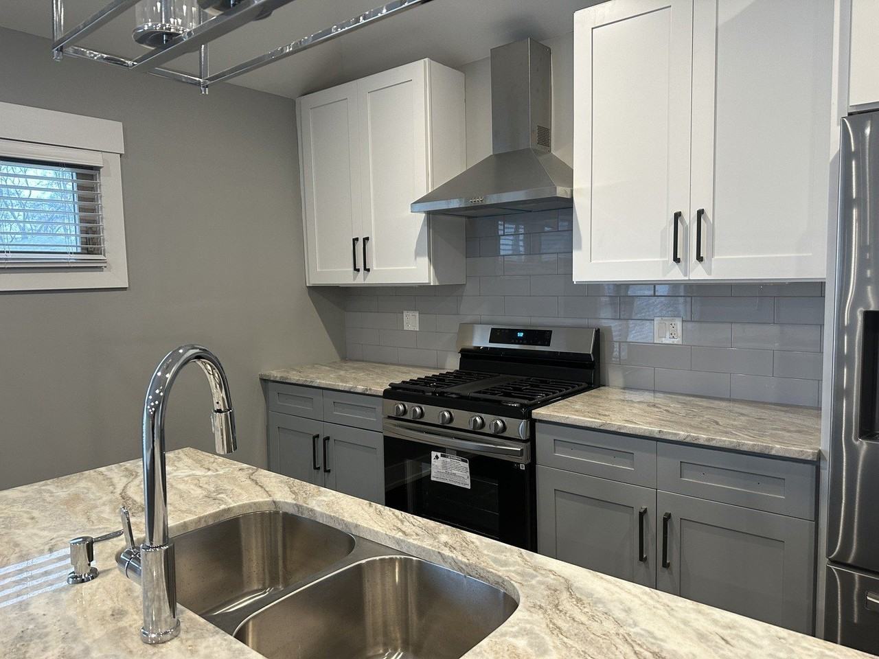 3830 W Touhy Ave - Photo 4 of 22