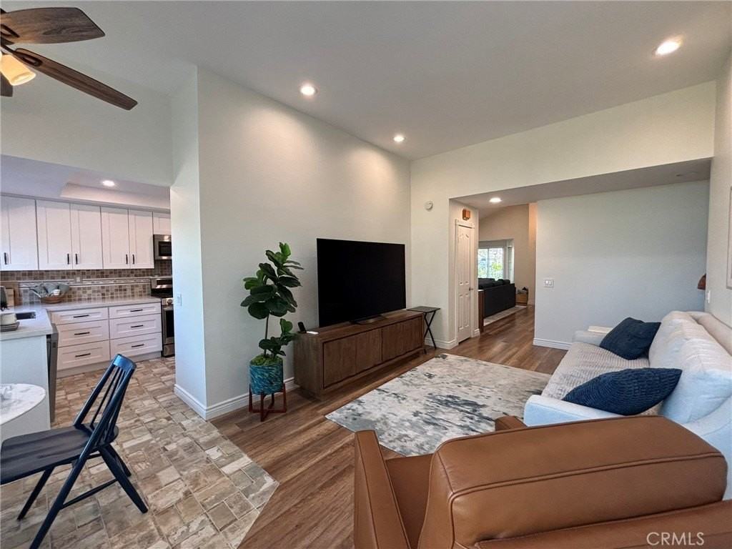 1200 Goldenview Dr - Photo 6 of 25