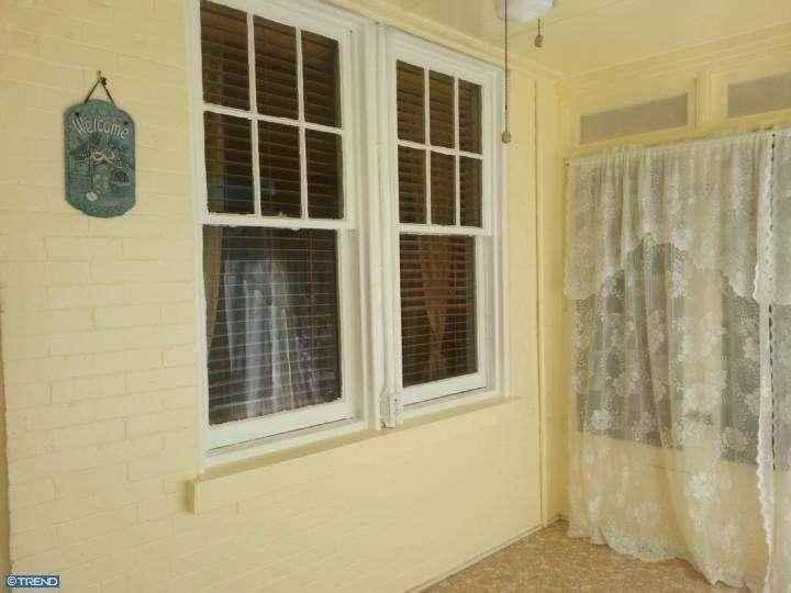 729 S Harrison St - Photo 2 of 10