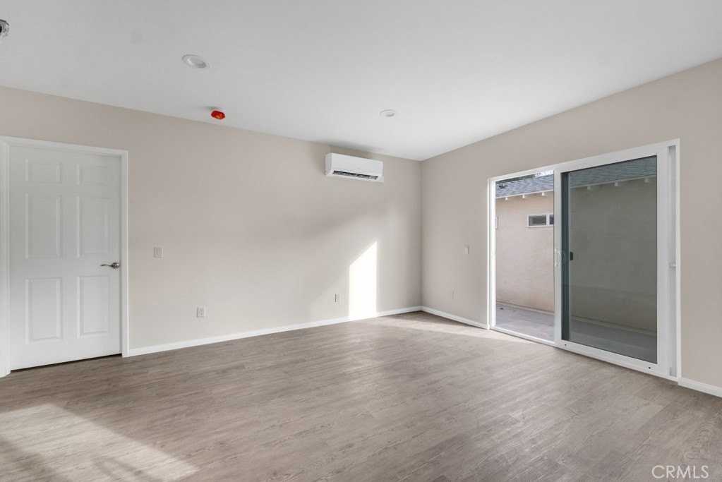 7758 Mason Ave - Photo 3 of 6