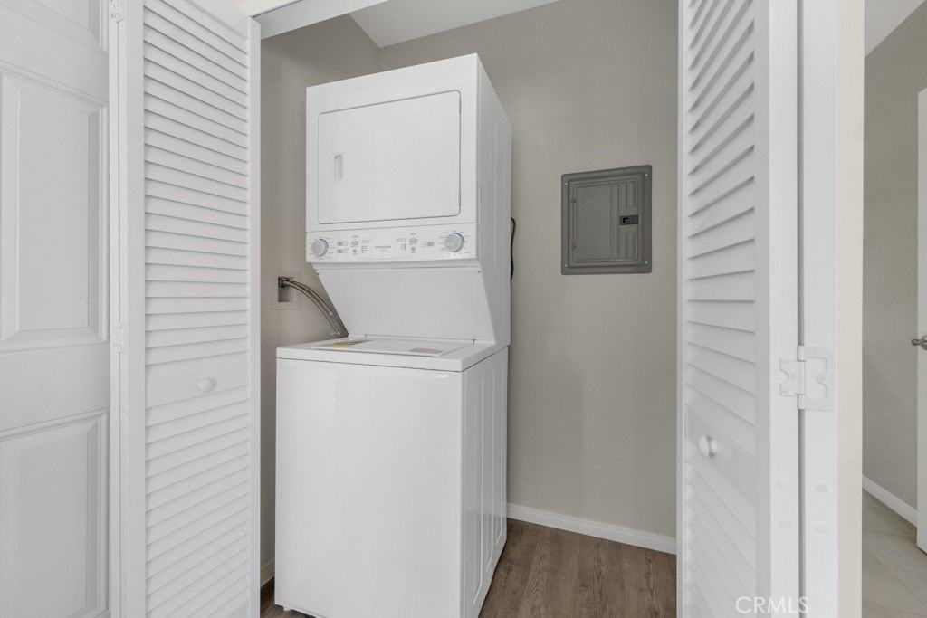 7758 Mason Ave - Photo 4 of 6