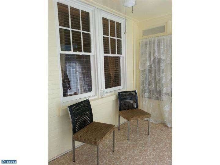 729 S Harrison St - Photo 3 of 10