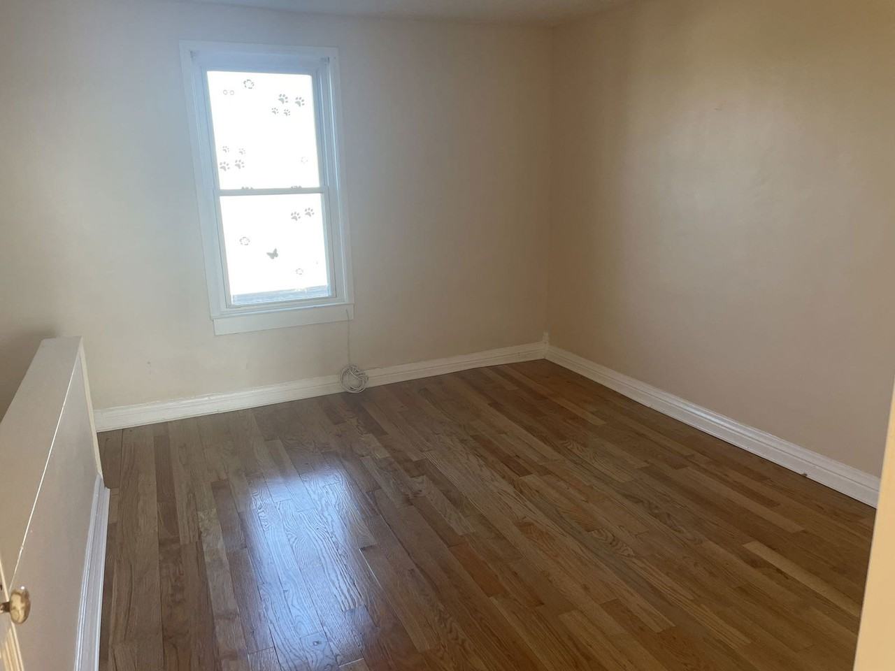 609 N 9th St - Photo 4 of 8