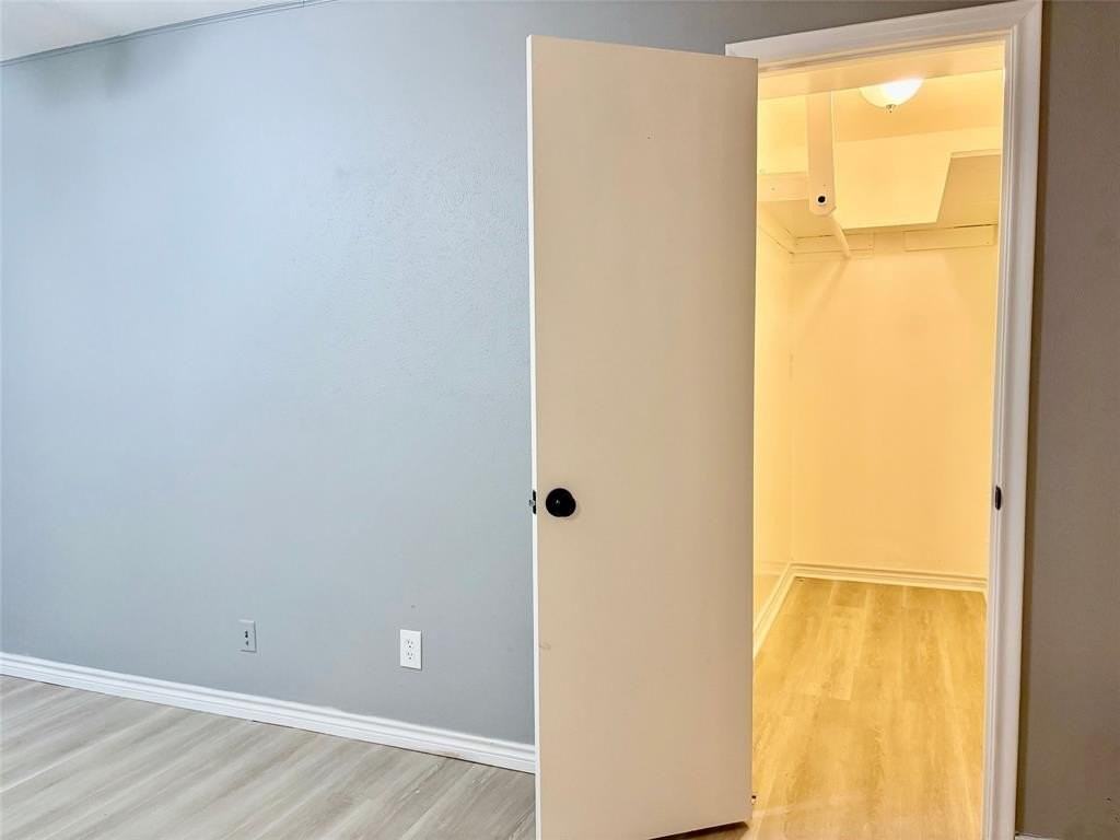 1511 Laurel Ln - Photo 4 of 14