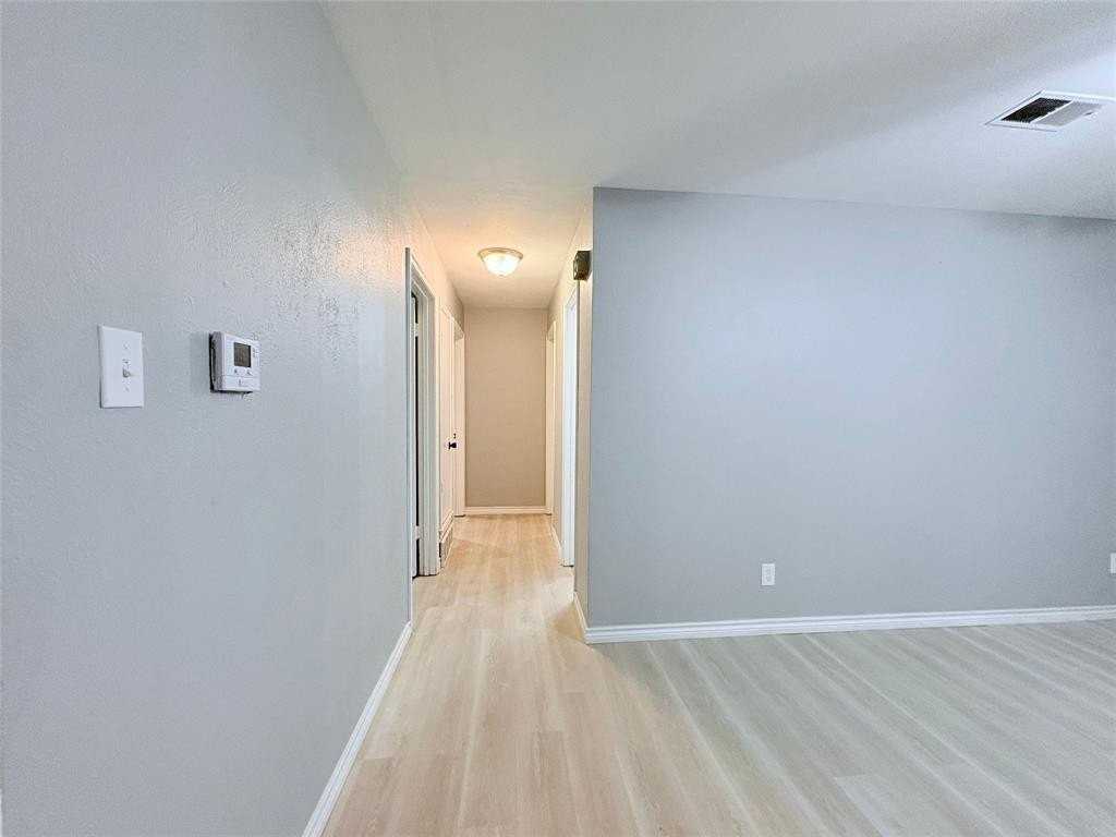 1511 Laurel Ln - Photo 7 of 14