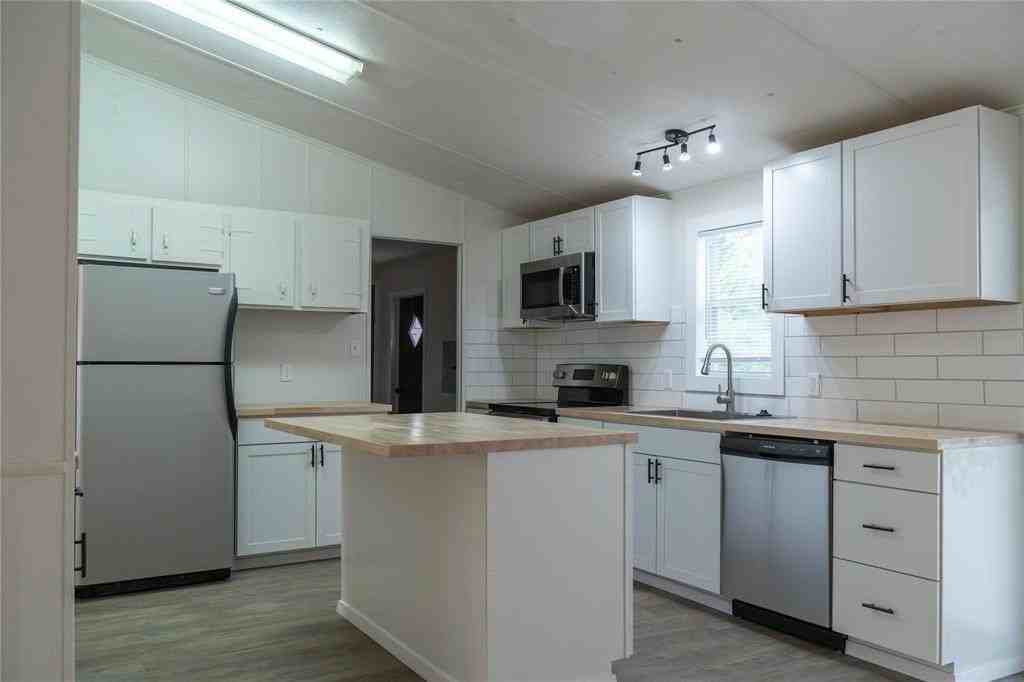 4817 Creekside Rd - Photo 4 of 10