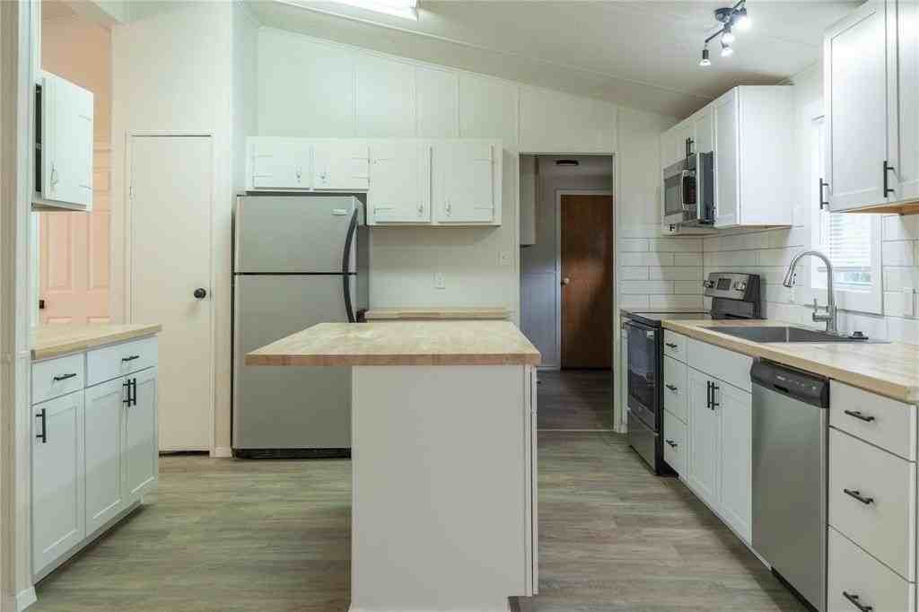 4817 Creekside Rd - Photo 5 of 10