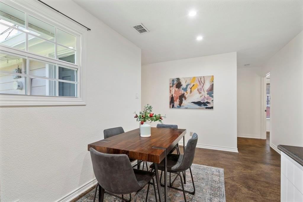 5833 Victor St - Photo 6 of 31