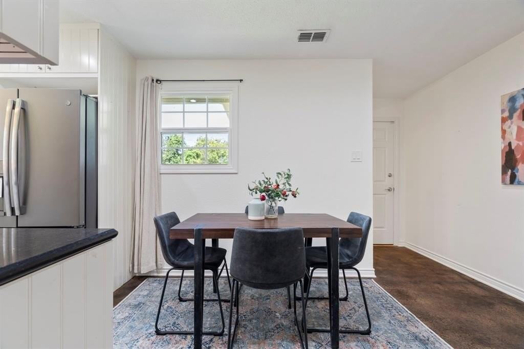 5833 Victor St - Photo 7 of 31