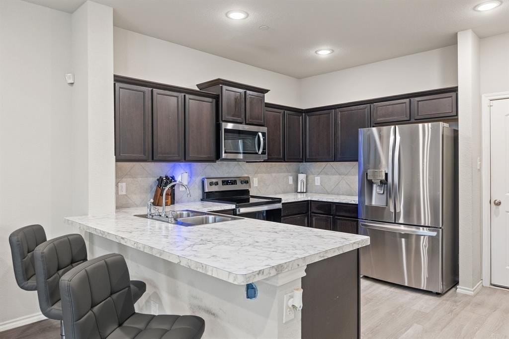 2224 Davenport Dr - Photo 4 of 27