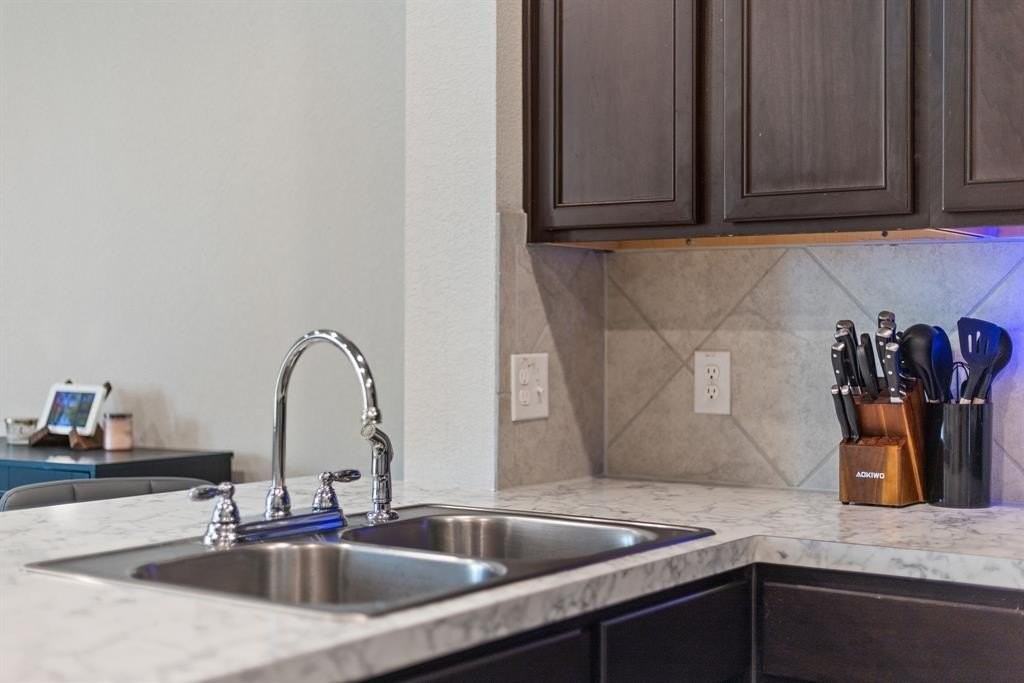 2224 Davenport Dr - Photo 6 of 27