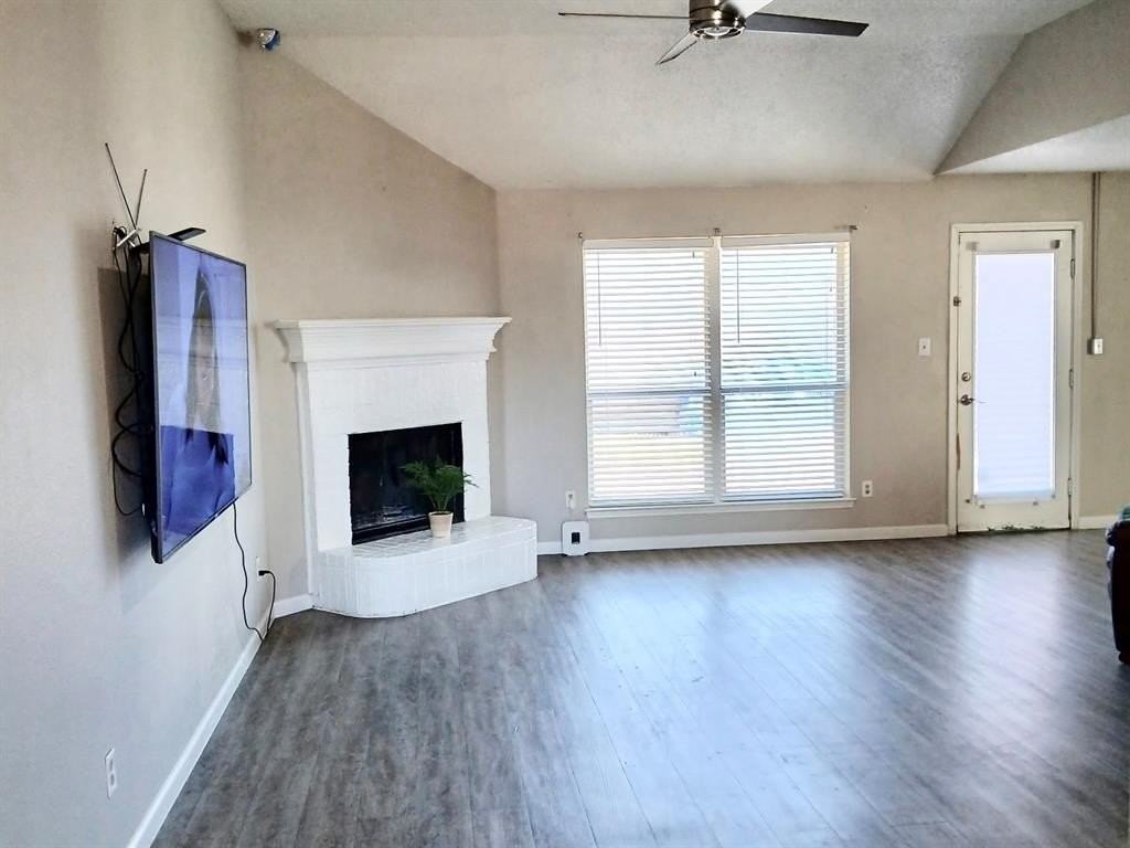 341 Mcmurtry Dr - Photo 3 of 17