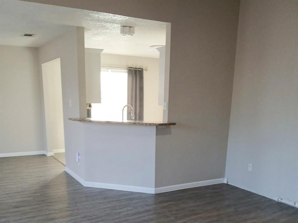 341 Mcmurtry Dr - Photo 5 of 17