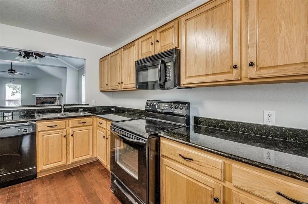 8641 Trinity Vista Trl - Photo 3 of 15