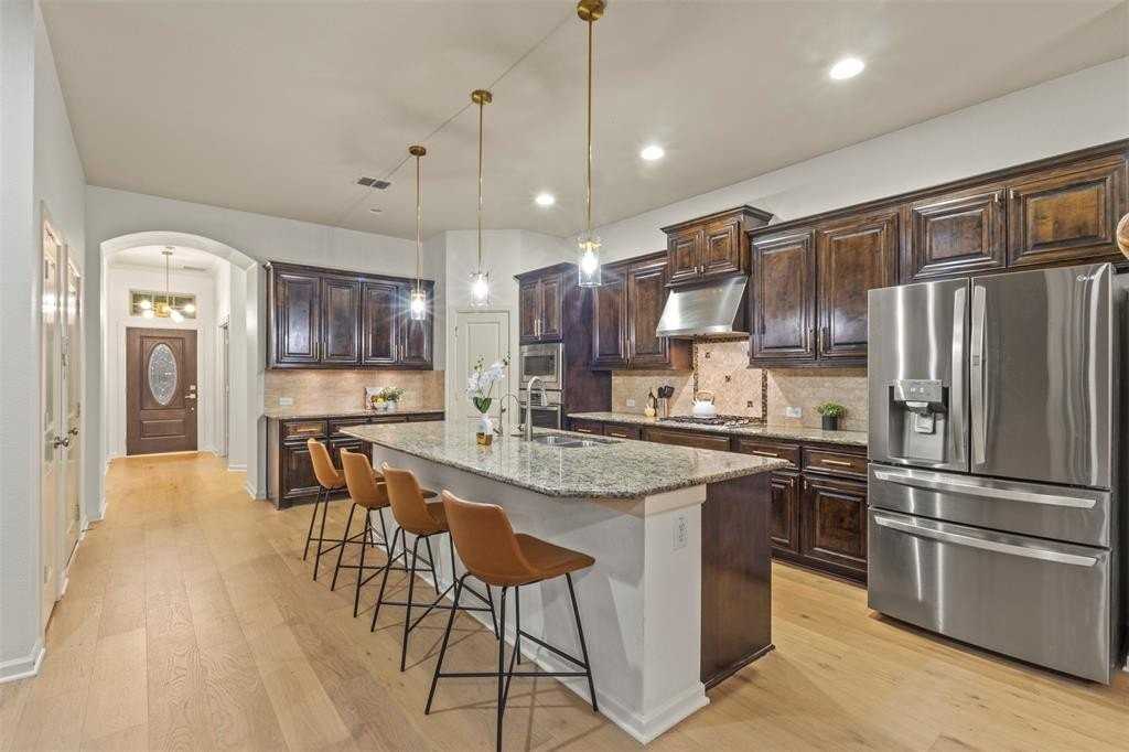 1209 Savoy Ln - Photo 2 of 39