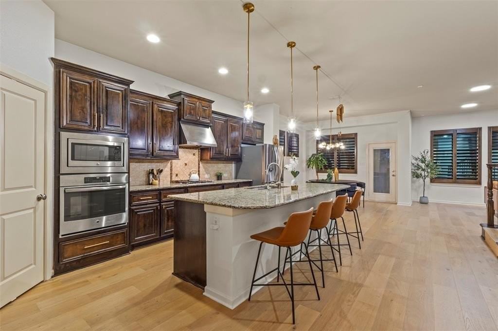 1209 Savoy Ln - Photo 3 of 39