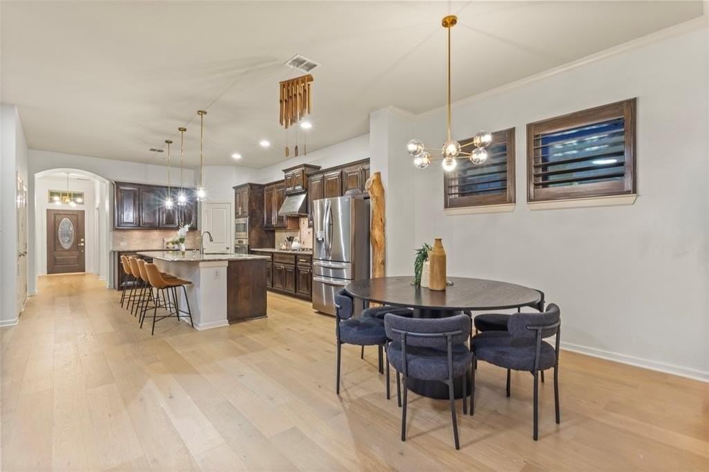 1209 Savoy Ln - Photo 7 of 39