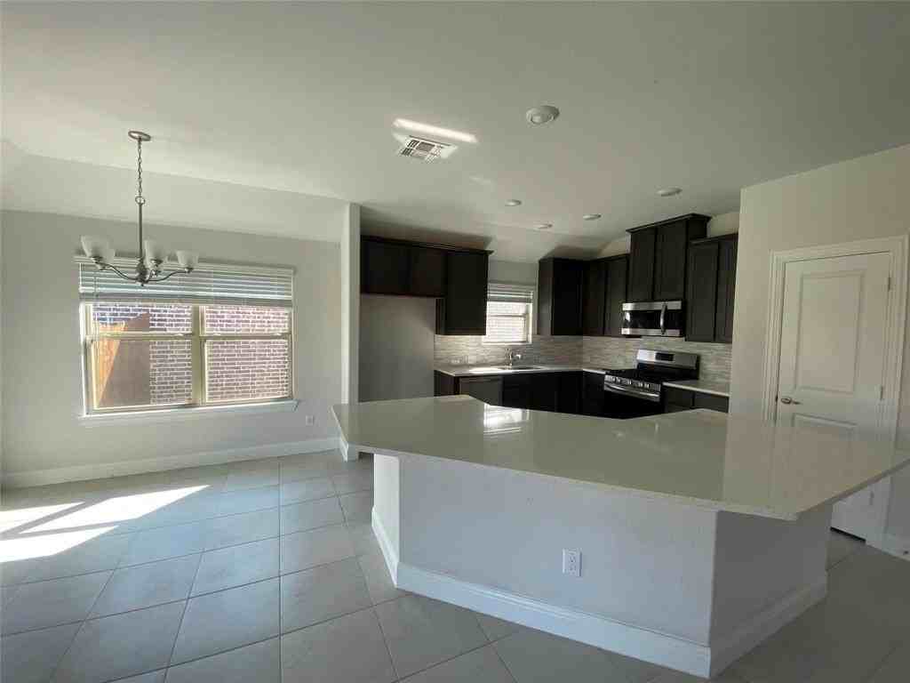 10805 Blaze St - Photo 5 of 13