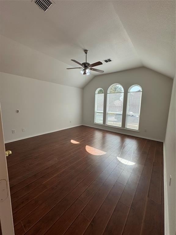 1705 Bennington Dr - Photo 4 of 28