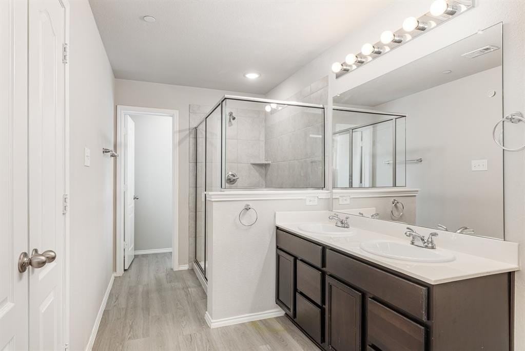 2216 Canongate Dr - Photo 5 of 15