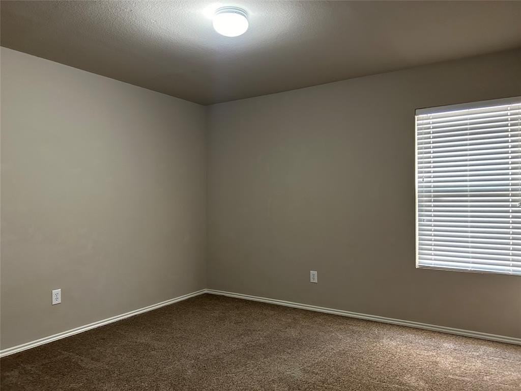 1828 Shasta View Dr - Photo 6 of 10