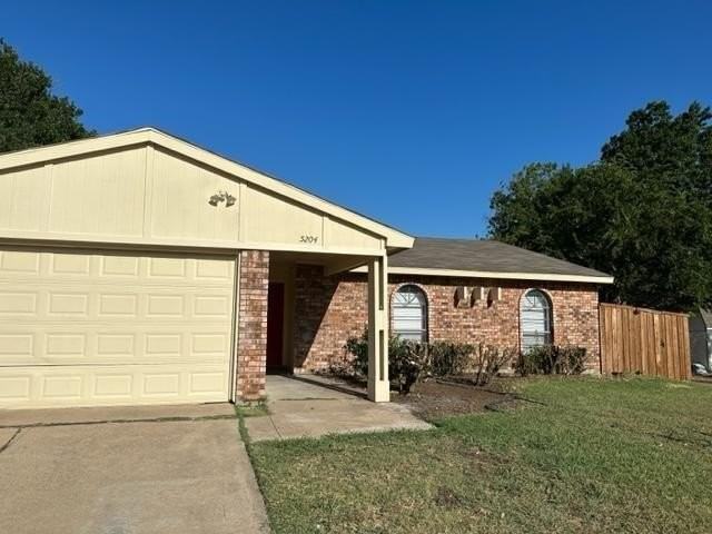 5204 Hendrix Dr - Photo 2 of 11