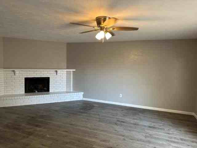 5204 Hendrix Dr - Photo 3 of 11