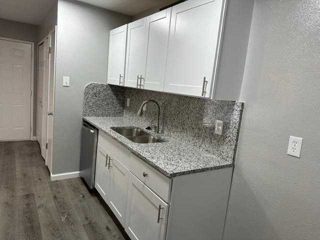 5204 Hendrix Dr - Photo 4 of 11