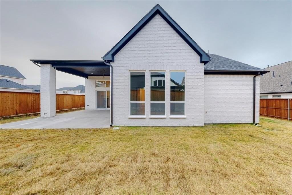 15787 Lucy Ln - Photo 3 of 40