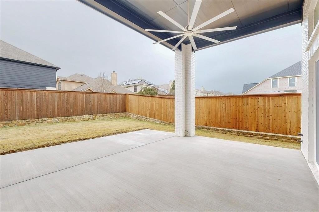 15787 Lucy Ln - Photo 4 of 40