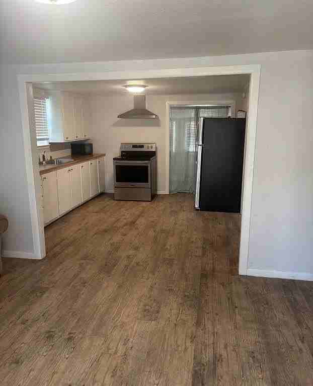 1220 N Rusk St - Photo 2 of 5